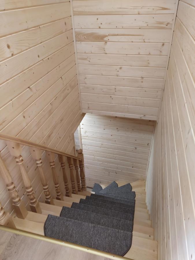Апартаменти З Двома Спальнями І Кухнею Iaremcea Exterior foto